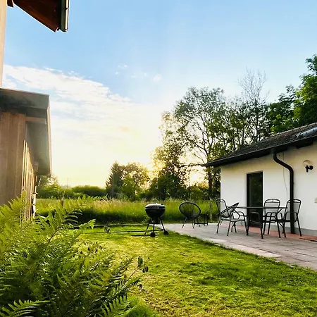Idyllisches Mit Garten Und Sunset-terrasse