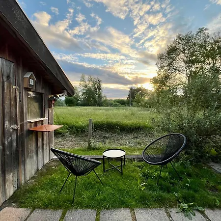 Idyllisches Mit Garten Und Sunset-terrasse